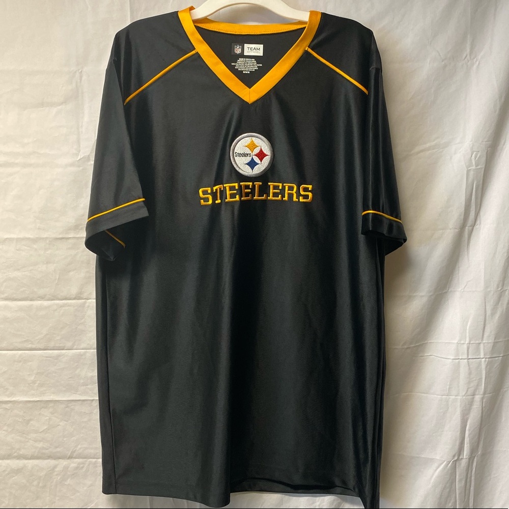 Steelers V neck shirt